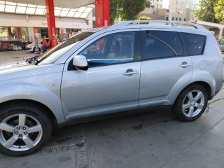 Mitsubishi Outlander Plata