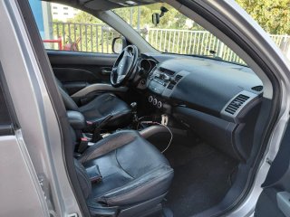 Mitsubishi Outlander Plata