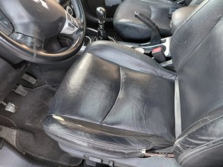 Mitsubishi Outlander Plata