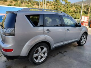 Mitsubishi Outlander Plata