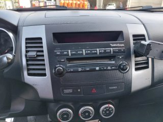 Mitsubishi Outlander Plata