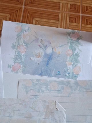 Lote 3 cartas y sobre perfumado años 80