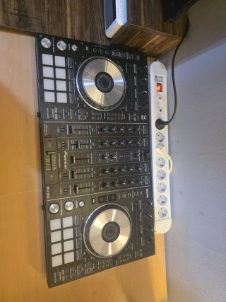 Mesa DJ Pioneer DDJ-SX2 oferta. Altavoz maki 140w