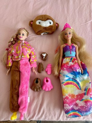 Lote 2 Barbies con accesorios