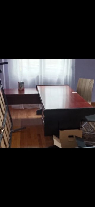 Mesa de despacho de madera