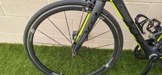 Bicicleta de carretera BH Carbono EVO Shimano 105
