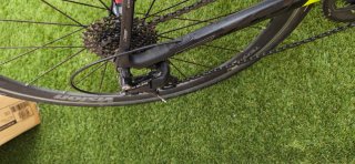 Bicicleta de carretera BH Carbono EVO Shimano 105
