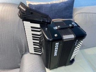 Fisarmonica Hohner Bravo 48 Bassi