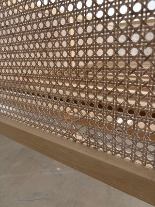 Cama individual de madera y ratán