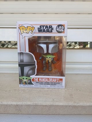 Funko Pop! Star Wars 402 Mandalorian con Niño