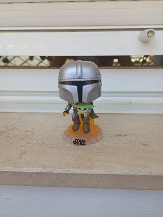 Funko Pop! Star Wars 402 Mandalorian con Niño