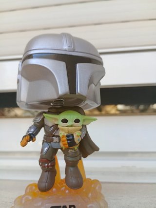 Funko Pop! Star Wars 402 Mandalorian con Niño