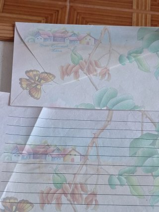 Lote 1 carta y 1 sobre perfumado años 80