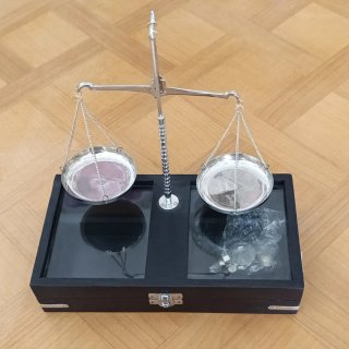 Bilancia da collezione in metallo
