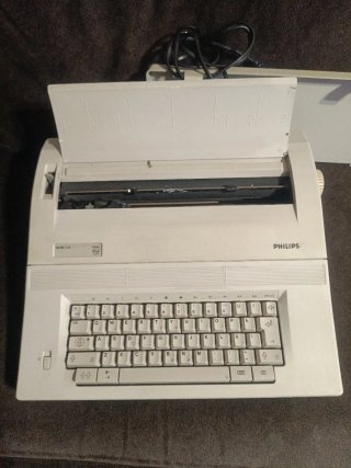 Máquina de escribir eléctrica Philips VW 2140