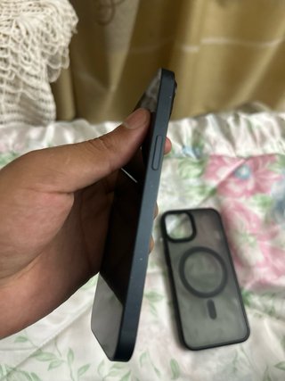 iPhone 14 normal, batería 85%