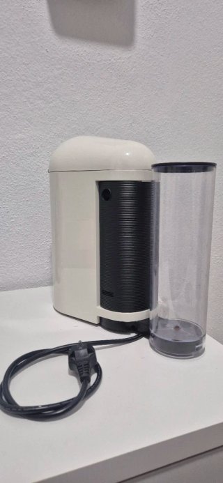 Cafetera Nespresso Blanca