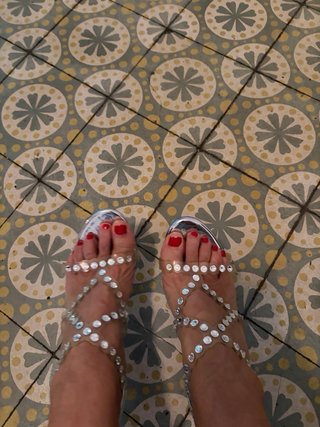 Sandalias de fiesta plateadas con pedrería