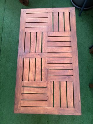 Tavolo da esterno in teak