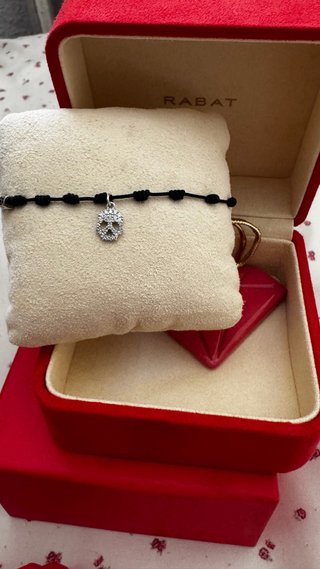 Pulsera Rabat Calavera Hilo Negro Oro blanco