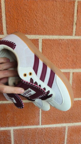 Zapatillas Adidas Beige/Rojo Talla 40 Nuevas