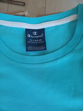 T-shirt Champion 13/14 anni nuova
