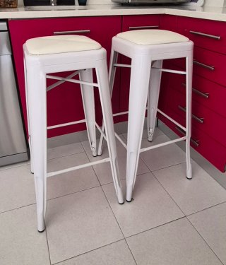 Taburetes blanco alto