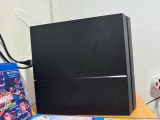 PS4 1TB + 2 Mandos + Juegos