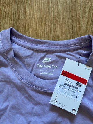 Camiseta Nike Morada Talla M