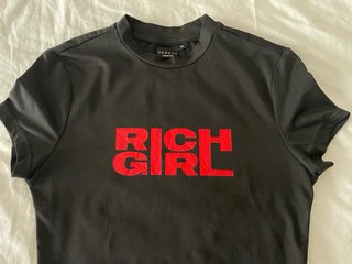 Top Shein Negro Rich Girl Rojo