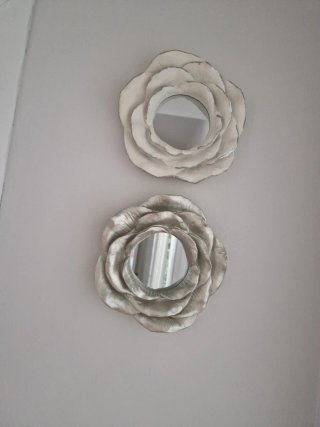 2 Espejos Decorativos Flor Plata y Blanco