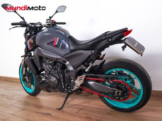 YAMAHA MT 09