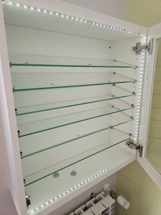 Vitrina expositor Besta Ikea con led