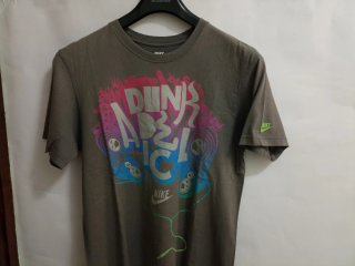 Camiseta Nike Talla M Estampado Musical