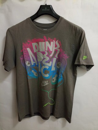 Camiseta Nike Talla M Estampado Musical