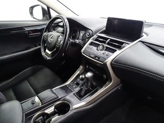 Lexus NX   2.5 300h Business 2WD