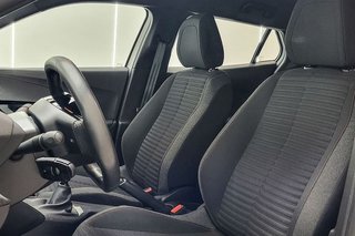 Peugeot 2008   Active Pack Puretech 100 SS 6 Vel. MAN