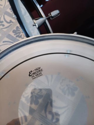 Cascos batería acústica + parches nuevos