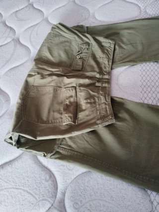 Pantalón Cargo Bershka Verde Militar