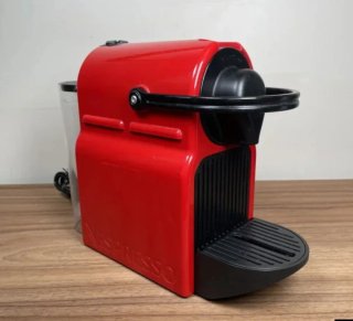 Cafetera Nespresso Inissia Roja