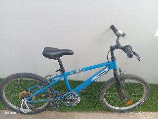 Bicicleta infantil Btwin azul
