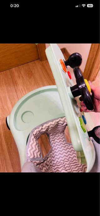 Andador infantil con mesa y sonido
