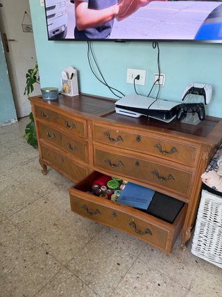 Cómoda de madera para salón