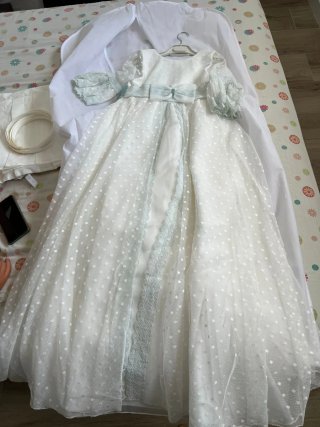 Vestido de comunión blanco y verde agua