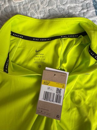 Camiseta running Nike Tempo verde