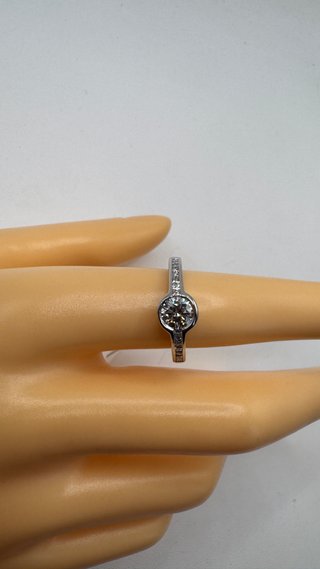 Anillo Oro 18kt con Diamantes