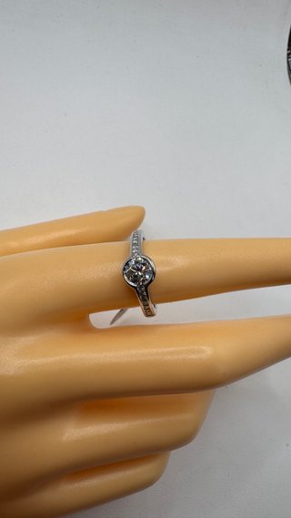 Anillo Oro 18kt con Diamantes