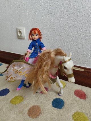 Muñeca Winx Club con caballo