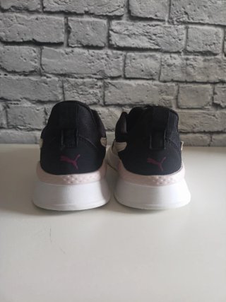 Zapatillas deportivas niña Puma negras