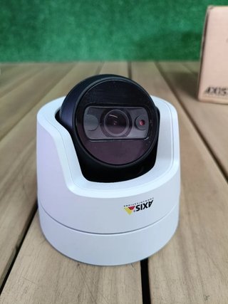 Axis M3104-L Cámara de seguridad IP Interior